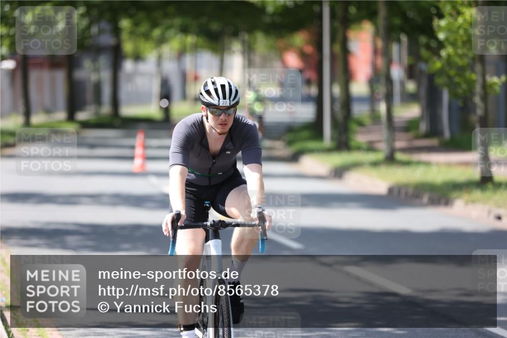 10.08.2025 - GEWOBA Citytriathlon Bremen Yannick Fuchs http://msf.ph/oto/8565378 10.08.2025 14:48:10 Radfahren 22, 196, 331, 350, 447 meine-sportfotos.de