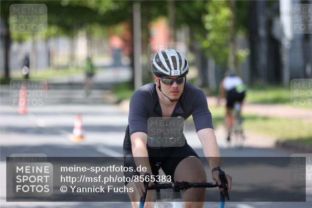 10.08.2025 - GEWOBA Citytriathlon Bremen Yannick Fuchs http://msf.ph/oto/8565383 10.08.2025 14:48:10 Radfahren 22, 196, 331, 350, 447 meine-sportfotos.de