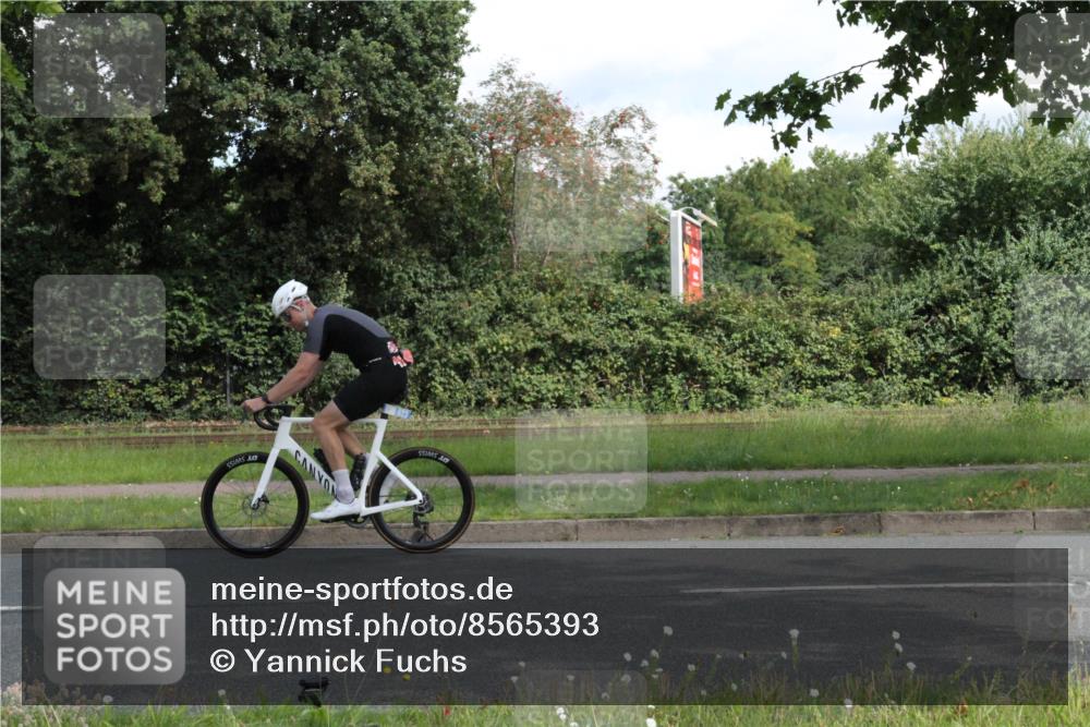 10.08.2025 - GEWOBA Citytriathlon Bremen Yannick Fuchs http://msf.ph/oto/8565393 10.08.2025 12:06:17 Radfahren 554, 614, 634, 729 meine-sportfotos.de