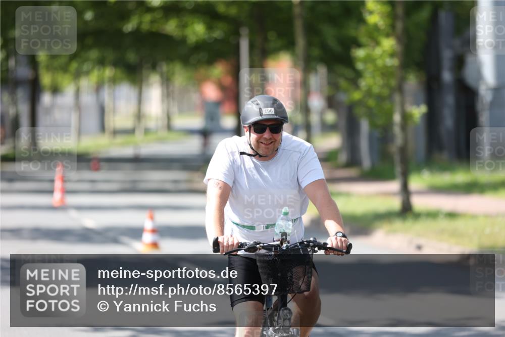 10.08.2025 - GEWOBA Citytriathlon Bremen Yannick Fuchs http://msf.ph/oto/8565397 10.08.2025 14:48:20 Radfahren 189, 196, 350, 447, 457 meine-sportfotos.de