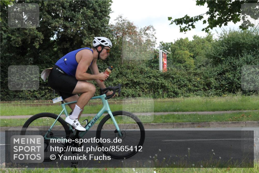 10.08.2025 - GEWOBA Citytriathlon Bremen Yannick Fuchs http://msf.ph/oto/8565412 10.08.2025 12:06:33 Radfahren 580, 613, 614, 634, 658, 714 meine-sportfotos.de
