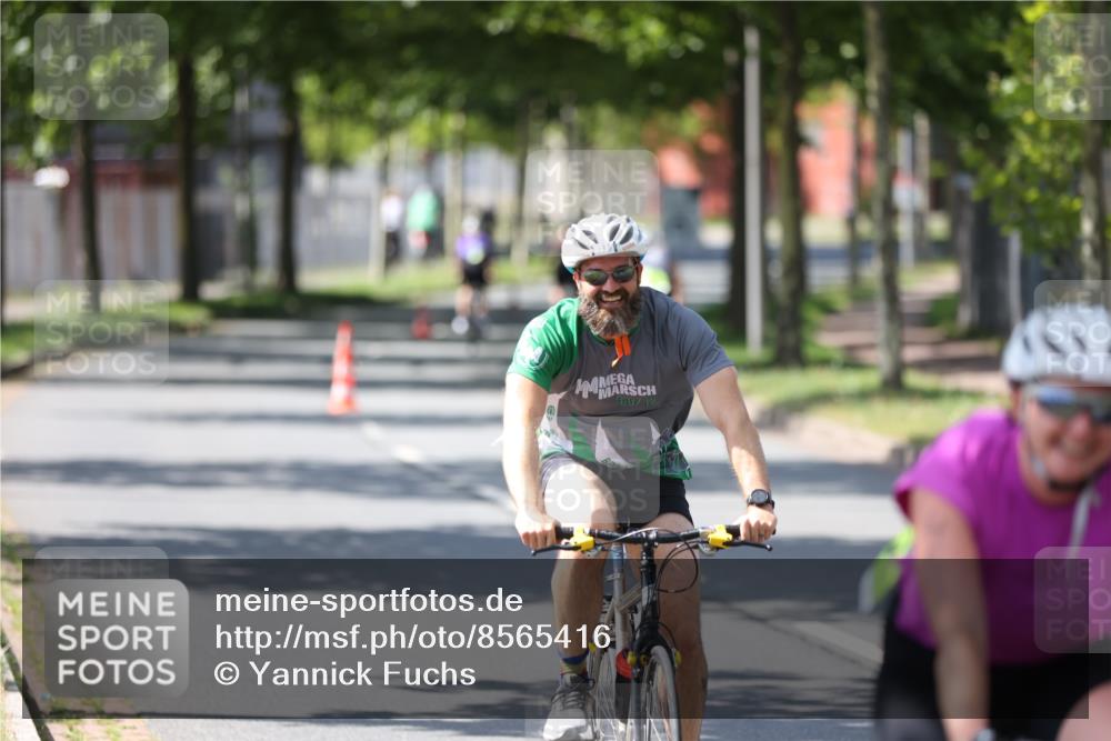 10.08.2025 - GEWOBA Citytriathlon Bremen Yannick Fuchs http://msf.ph/oto/8565416 10.08.2025 14:48:28 Radfahren 189, 196, 457 meine-sportfotos.de