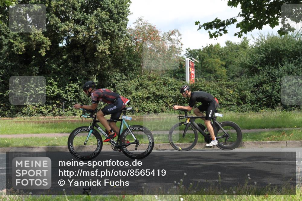 10.08.2025 - GEWOBA Citytriathlon Bremen Yannick Fuchs http://msf.ph/oto/8565419 10.08.2025 12:06:38 Radfahren 580, 613, 634, 658, 714 meine-sportfotos.de