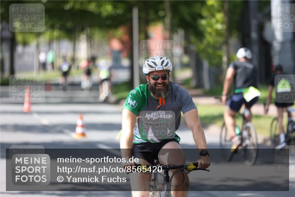 10.08.2025 - GEWOBA Citytriathlon Bremen Yannick Fuchs http://msf.ph/oto/8565420 10.08.2025 14:48:28 Radfahren 189, 196, 457 meine-sportfotos.de