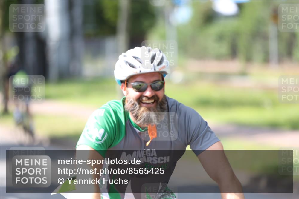10.08.2025 - GEWOBA Citytriathlon Bremen Yannick Fuchs http://msf.ph/oto/8565425 10.08.2025 14:48:29 Radfahren 189, 196, 457 meine-sportfotos.de