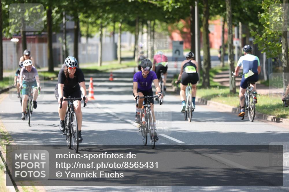 10.08.2025 - GEWOBA Citytriathlon Bremen Yannick Fuchs http://msf.ph/oto/8565431 10.08.2025 14:48:45 Radfahren 179, 181, 276, 365, 389, 426, 487 meine-sportfotos.de