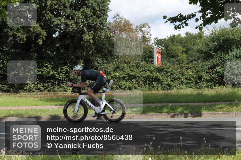 10.08.2025 - GEWOBA Citytriathlon Bremen Yannick Fuchs http://msf.ph/oto/8565438 10.08.2025 12:06:51 Radfahren 613, 714 meine-sportfotos.de