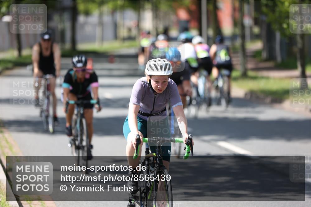 10.08.2025 - GEWOBA Citytriathlon Bremen Yannick Fuchs http://msf.ph/oto/8565439 10.08.2025 14:48:47 Radfahren 179, 181, 276, 365, 389, 426, 487 meine-sportfotos.de