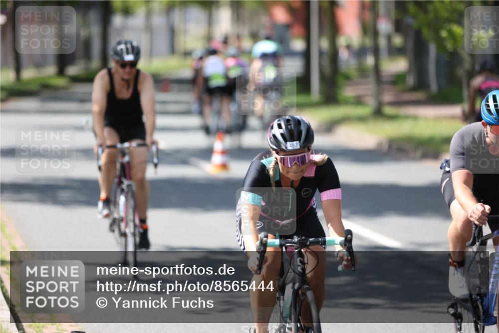 10.08.2025 - GEWOBA Citytriathlon Bremen Yannick Fuchs http://msf.ph/oto/8565444 10.08.2025 14:48:48 Radfahren 179, 181, 276, 365, 389, 426, 487 meine-sportfotos.de