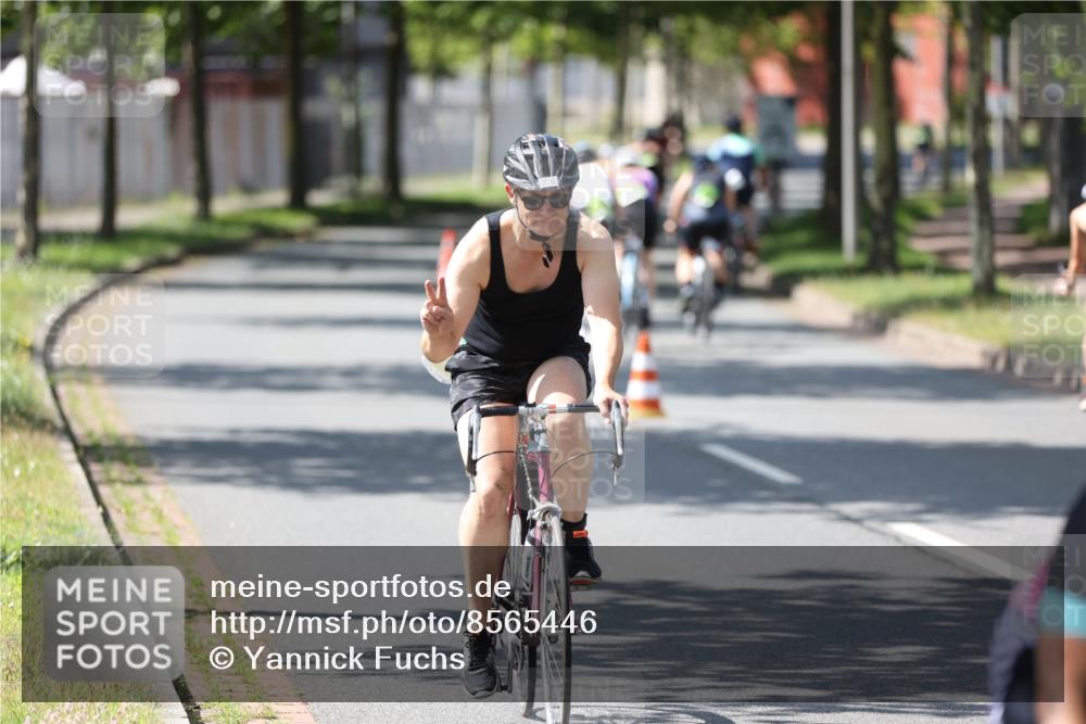 10.08.2025 - GEWOBA Citytriathlon Bremen Yannick Fuchs http://msf.ph/oto/8565446 10.08.2025 14:48:48 Radfahren 179, 181, 276, 365, 389, 426, 487 meine-sportfotos.de
