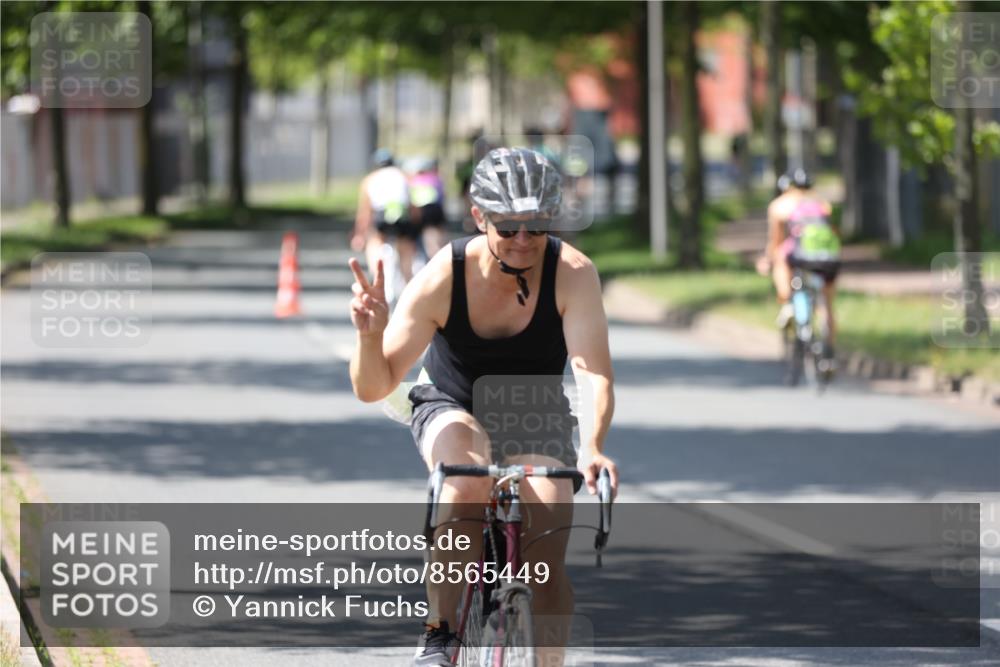 10.08.2025 - GEWOBA Citytriathlon Bremen Yannick Fuchs http://msf.ph/oto/8565449 10.08.2025 14:48:49 Radfahren 179, 181, 276, 365, 389, 426, 487 meine-sportfotos.de