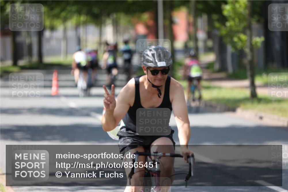 10.08.2025 - GEWOBA Citytriathlon Bremen Yannick Fuchs http://msf.ph/oto/8565451 10.08.2025 14:48:49 Radfahren 179, 181, 276, 365, 389, 426, 487 meine-sportfotos.de