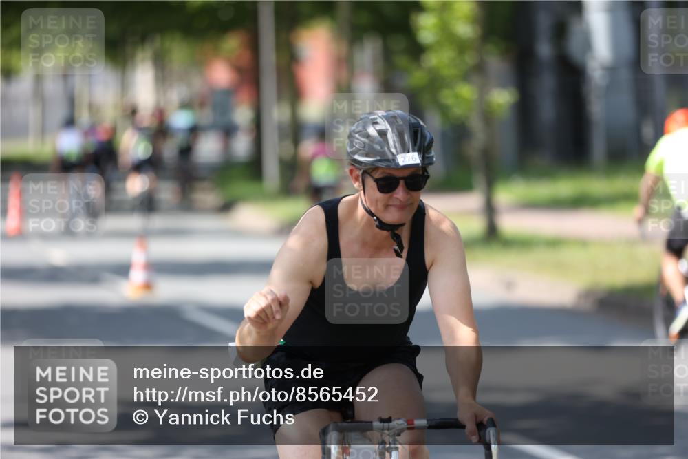 10.08.2025 - GEWOBA Citytriathlon Bremen Yannick Fuchs http://msf.ph/oto/8565452 10.08.2025 14:48:49 Radfahren 179, 181, 276, 365, 389, 426, 487 meine-sportfotos.de