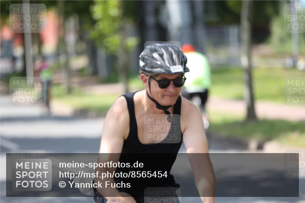 10.08.2025 - GEWOBA Citytriathlon Bremen Yannick Fuchs http://msf.ph/oto/8565454 10.08.2025 14:48:49 Radfahren 179, 181, 276, 365, 389, 426, 487 meine-sportfotos.de