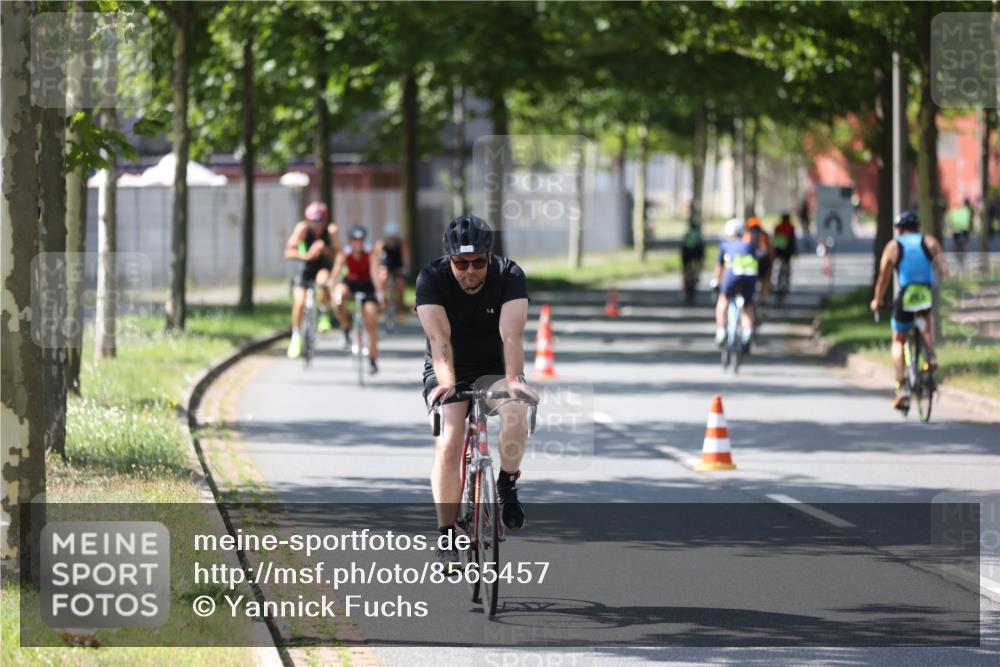 10.08.2025 - GEWOBA Citytriathlon Bremen Yannick Fuchs http://msf.ph/oto/8565457 10.08.2025 14:49:03 Radfahren 181, 318, 351, 403 meine-sportfotos.de