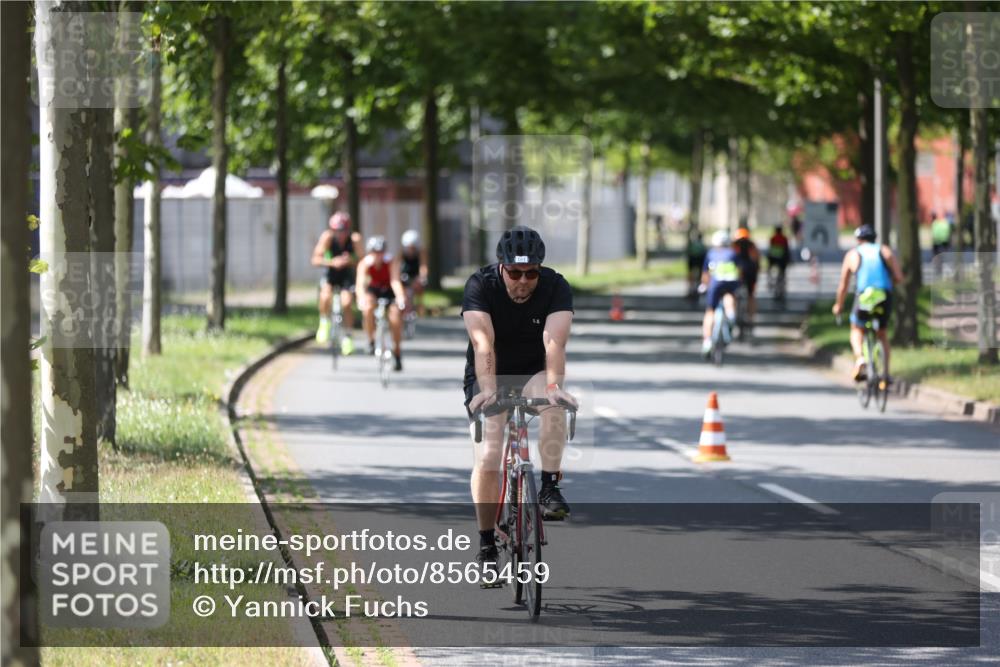 10.08.2025 - GEWOBA Citytriathlon Bremen Yannick Fuchs http://msf.ph/oto/8565459 10.08.2025 14:49:04 Radfahren 181, 318, 351, 373, 403 meine-sportfotos.de