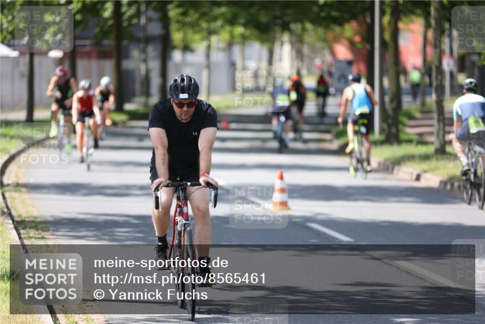 10.08.2025 - GEWOBA Citytriathlon Bremen Yannick Fuchs http://msf.ph/oto/8565461 10.08.2025 14:49:04 Radfahren 181, 318, 351, 373, 403 meine-sportfotos.de