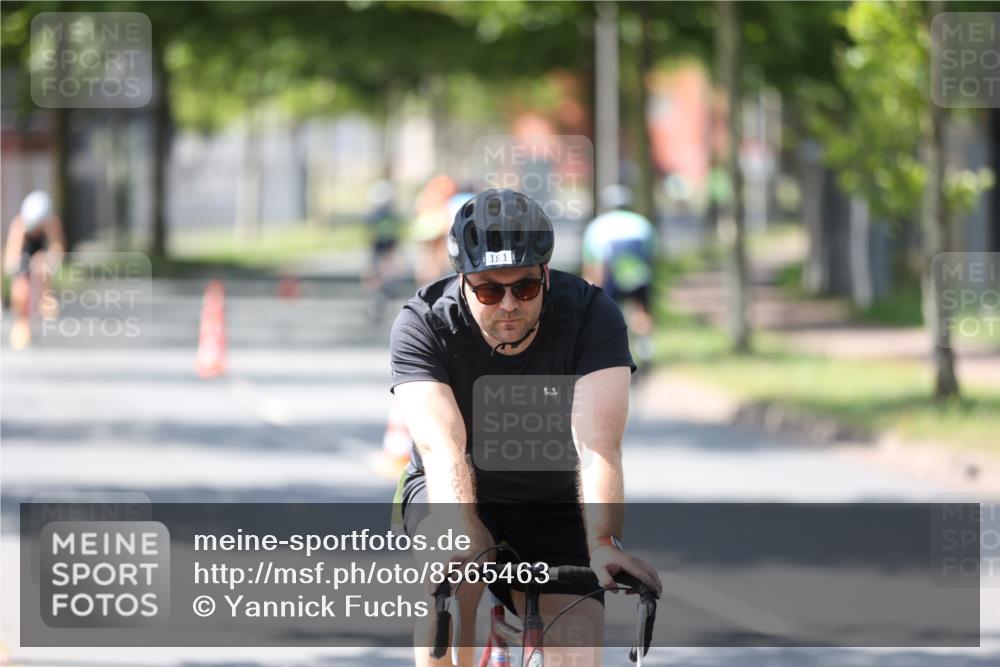 10.08.2025 - GEWOBA Citytriathlon Bremen Yannick Fuchs http://msf.ph/oto/8565463 10.08.2025 14:49:05 Radfahren 181, 318, 351, 373, 403 meine-sportfotos.de