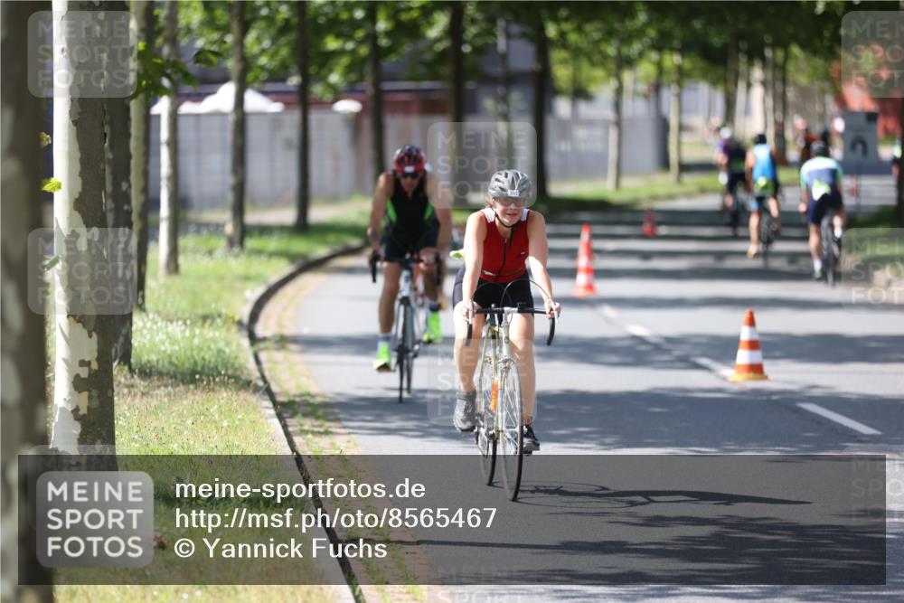 10.08.2025 - GEWOBA Citytriathlon Bremen Yannick Fuchs http://msf.ph/oto/8565467 10.08.2025 14:49:07 Radfahren 181, 318, 351, 373, 403 meine-sportfotos.de