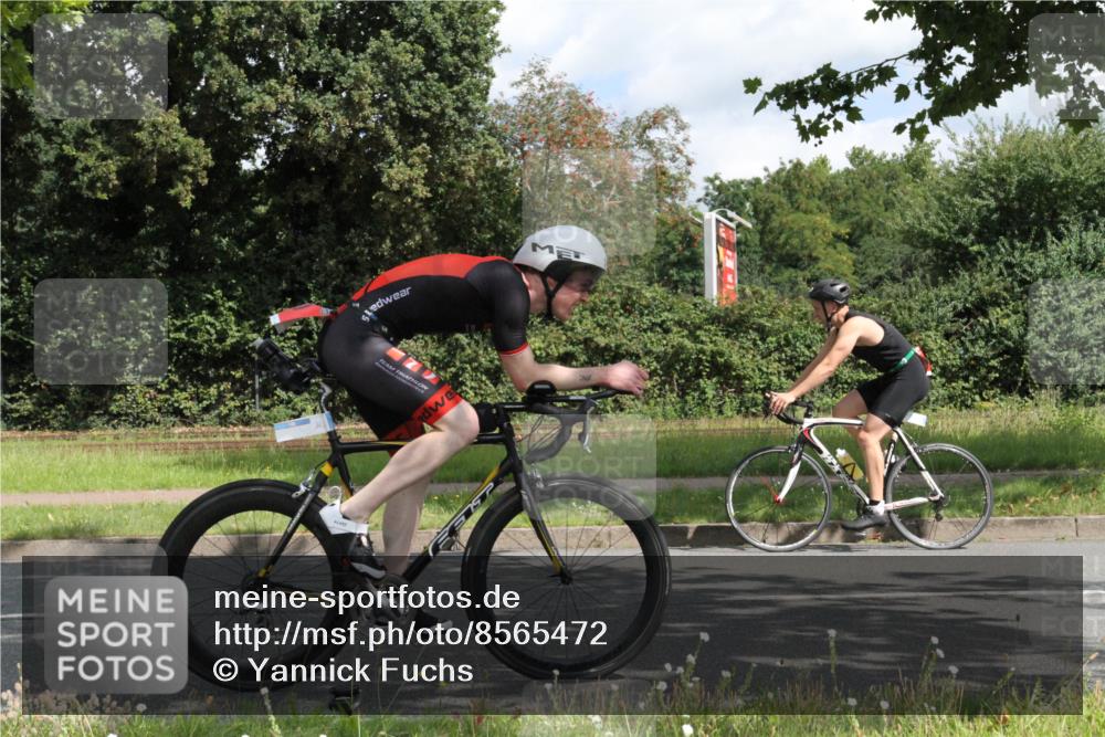 10.08.2025 - GEWOBA Citytriathlon Bremen Yannick Fuchs http://msf.ph/oto/8565472 10.08.2025 12:07:34 Radfahren 559, 646, 650, 693, 705, 706, 721, 740, 786, 815, 831, 879 meine-sportfotos.de