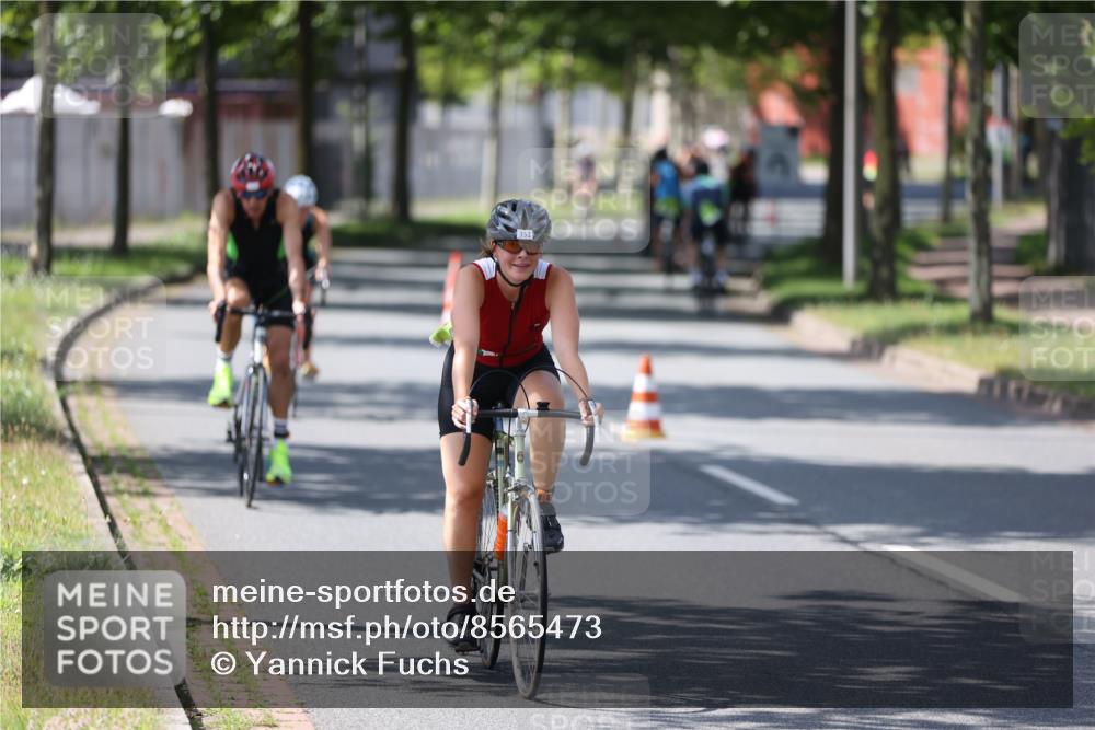 10.08.2025 - GEWOBA Citytriathlon Bremen Yannick Fuchs http://msf.ph/oto/8565473 10.08.2025 14:49:07 Radfahren 181, 318, 351, 373, 403 meine-sportfotos.de
