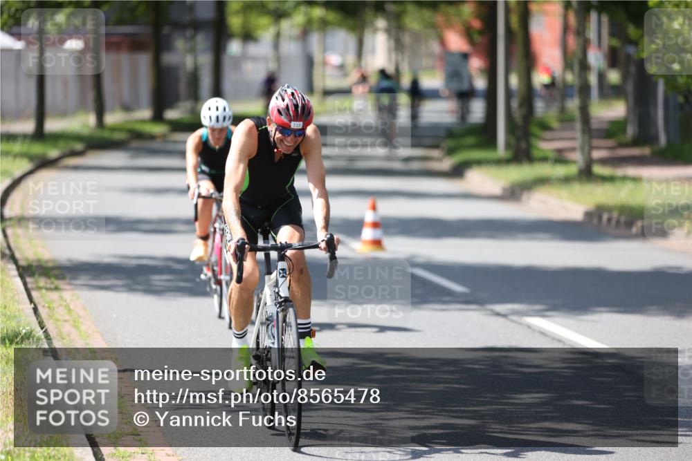 10.08.2025 - GEWOBA Citytriathlon Bremen Yannick Fuchs http://msf.ph/oto/8565478 10.08.2025 14:49:09 Radfahren 318, 351, 373, 401, 403 meine-sportfotos.de