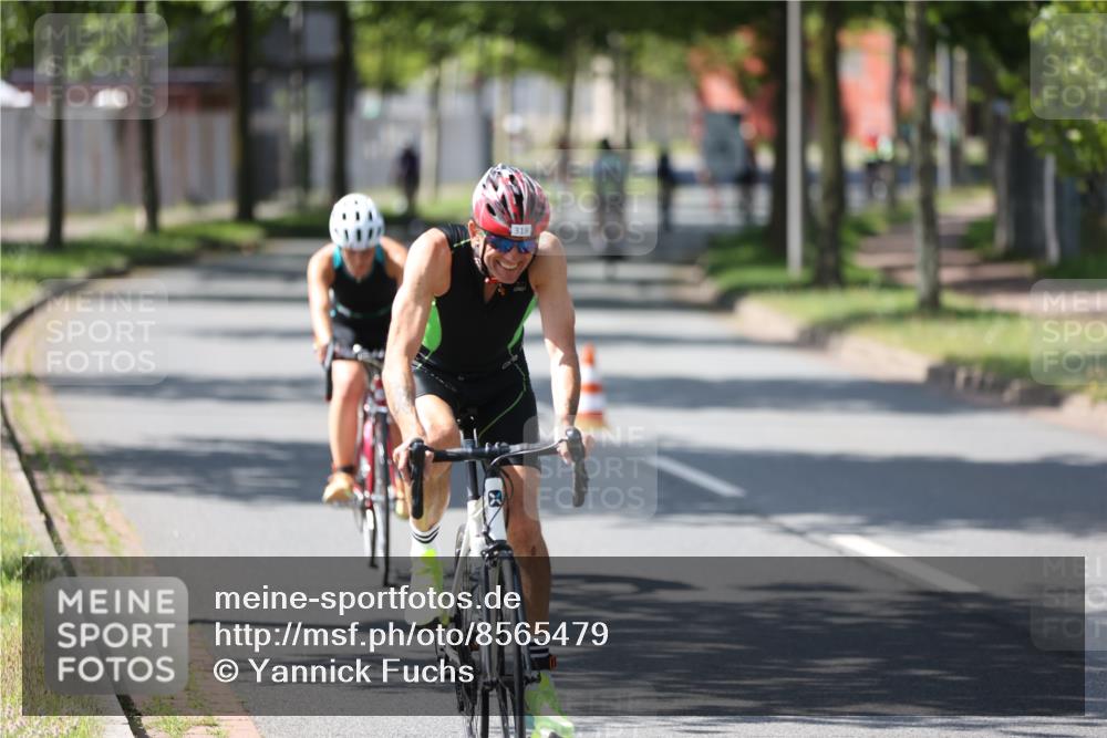 10.08.2025 - GEWOBA Citytriathlon Bremen Yannick Fuchs http://msf.ph/oto/8565479 10.08.2025 14:49:09 Radfahren 318, 351, 373, 401, 403 meine-sportfotos.de