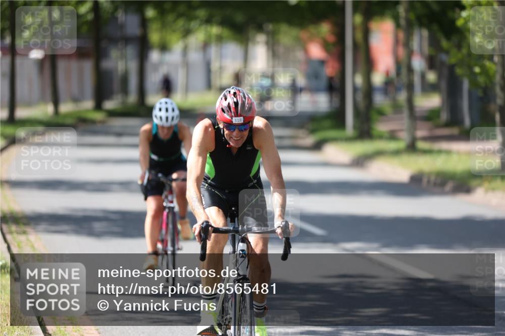 10.08.2025 - GEWOBA Citytriathlon Bremen Yannick Fuchs http://msf.ph/oto/8565481 10.08.2025 14:49:09 Radfahren 318, 351, 373, 401, 403 meine-sportfotos.de