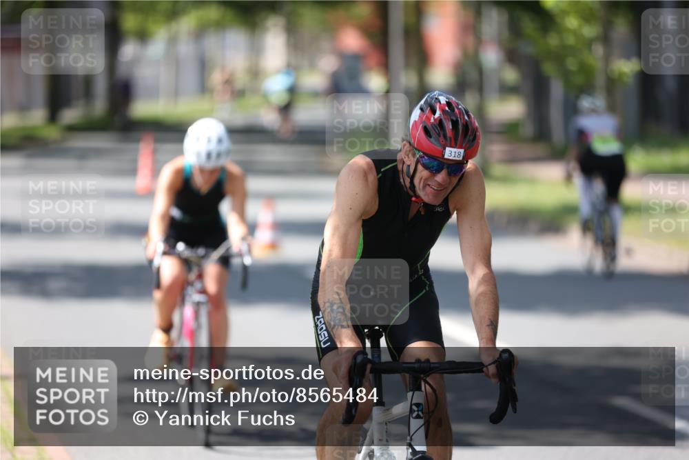 10.08.2025 - GEWOBA Citytriathlon Bremen Yannick Fuchs http://msf.ph/oto/8565484 10.08.2025 14:49:10 Radfahren 318, 351, 373, 401, 403 meine-sportfotos.de