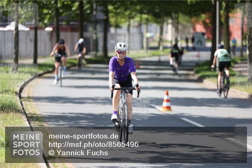 10.08.2025 - GEWOBA Citytriathlon Bremen Yannick Fuchs http://msf.ph/oto/8565496 10.08.2025 14:49:17 Radfahren 351, 373, 401, 403 meine-sportfotos.de