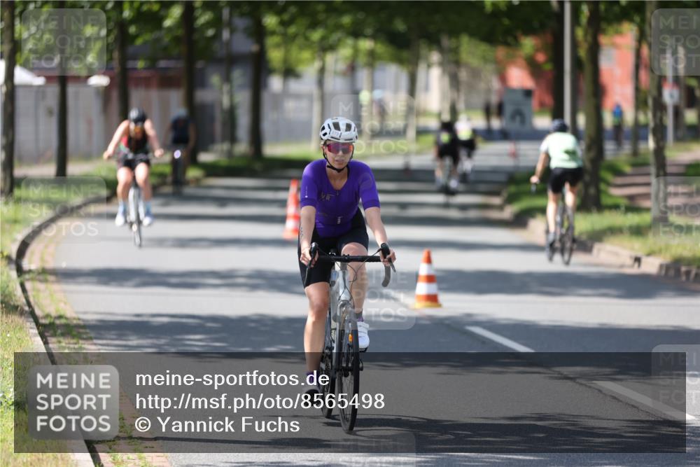 10.08.2025 - GEWOBA Citytriathlon Bremen Yannick Fuchs http://msf.ph/oto/8565498 10.08.2025 14:49:17 Radfahren 351, 373, 401, 403 meine-sportfotos.de