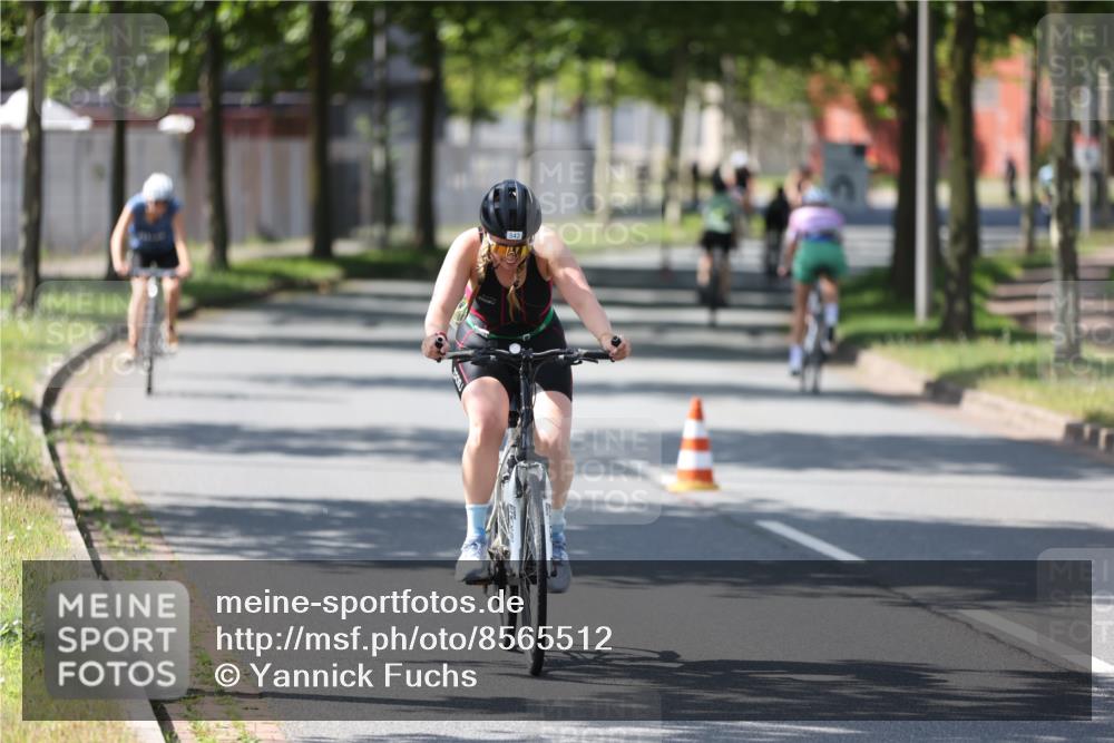 10.08.2025 - GEWOBA Citytriathlon Bremen Yannick Fuchs http://msf.ph/oto/8565512 10.08.2025 14:49:20 Radfahren 286, 373, 401 meine-sportfotos.de