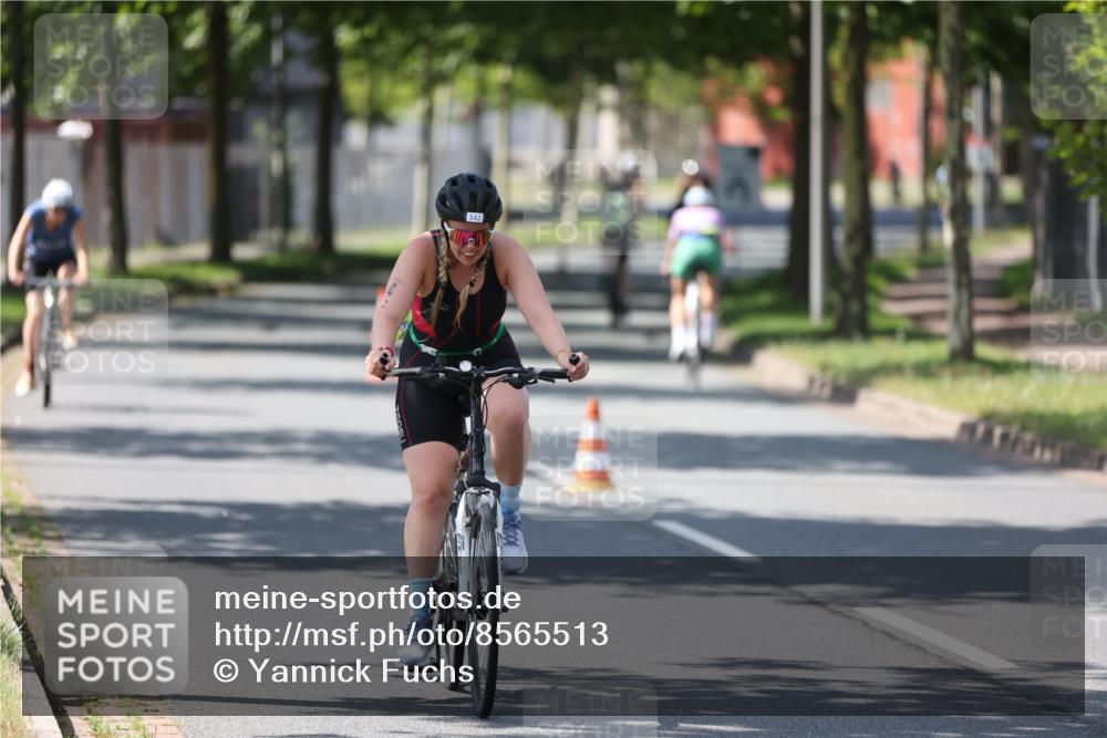 10.08.2025 - GEWOBA Citytriathlon Bremen Yannick Fuchs http://msf.ph/oto/8565513 10.08.2025 14:49:20 Radfahren 286, 373, 401 meine-sportfotos.de