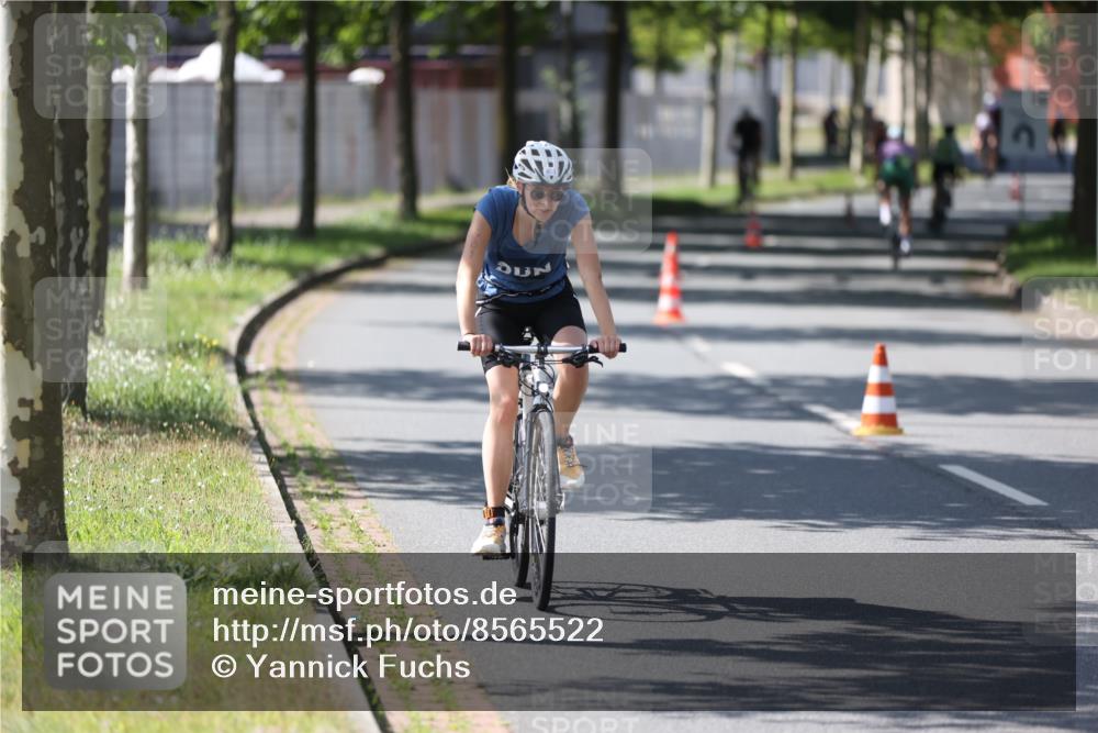 10.08.2025 - GEWOBA Citytriathlon Bremen Yannick Fuchs http://msf.ph/oto/8565522 10.08.2025 14:49:23 Radfahren 286, 373, 401, 461, 491 meine-sportfotos.de