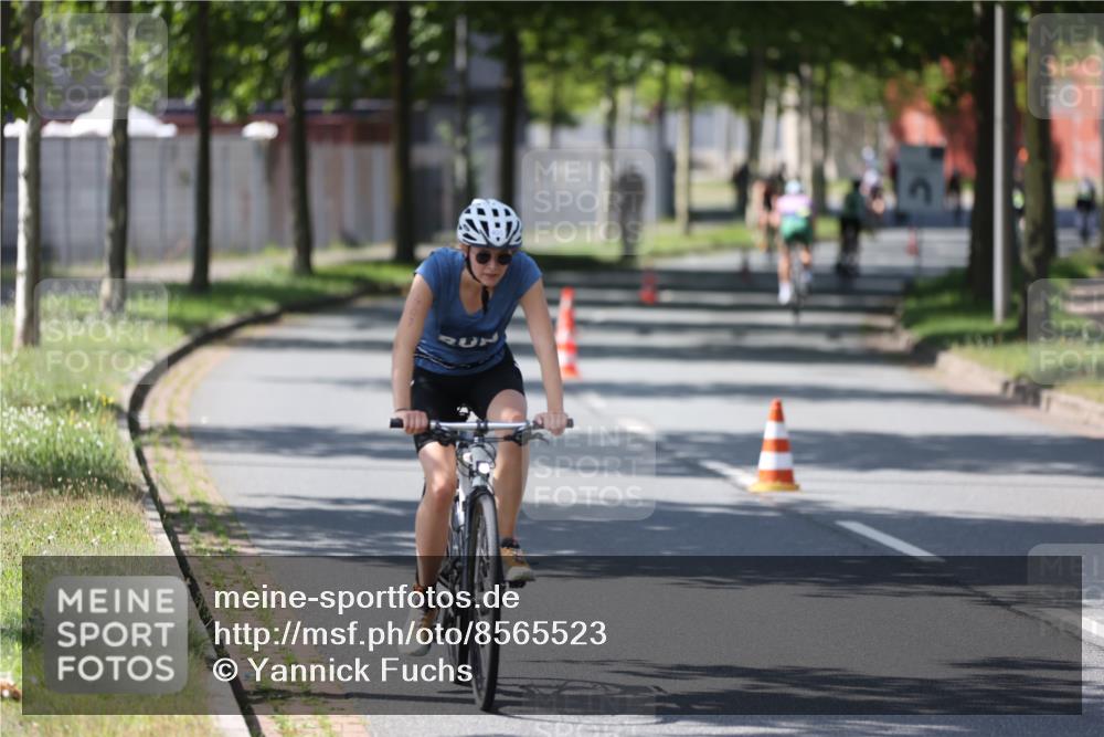 10.08.2025 - GEWOBA Citytriathlon Bremen Yannick Fuchs http://msf.ph/oto/8565523 10.08.2025 14:49:23 Radfahren 286, 373, 401, 461, 491 meine-sportfotos.de