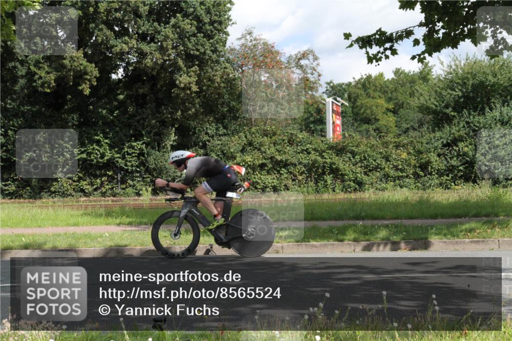 10.08.2025 - GEWOBA Citytriathlon Bremen Yannick Fuchs http://msf.ph/oto/8565524 10.08.2025 12:07:57 Radfahren 574, 609, 646, 660, 696, 698, 706, 721, 723, 879 meine-sportfotos.de