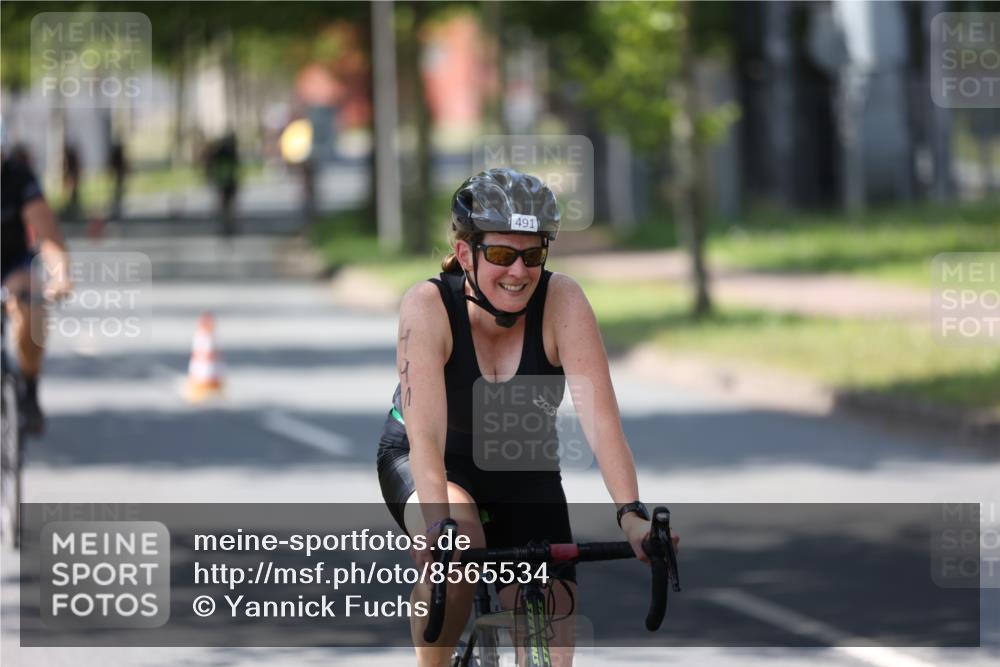 10.08.2025 - GEWOBA Citytriathlon Bremen Yannick Fuchs http://msf.ph/oto/8565534 10.08.2025 14:49:33 Radfahren 6, 286, 328, 377, 401, 402, 429, 461, 466, 491, 517 meine-sportfotos.de