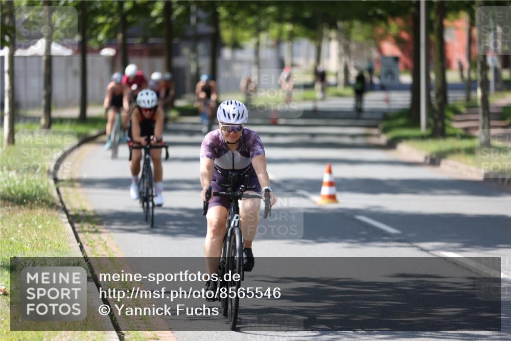 10.08.2025 - GEWOBA Citytriathlon Bremen Yannick Fuchs http://msf.ph/oto/8565546 10.08.2025 14:49:36 Radfahren 6, 169, 286, 305, 328, 377, 402, 429, 461, 466, 491, 517 meine-sportfotos.de