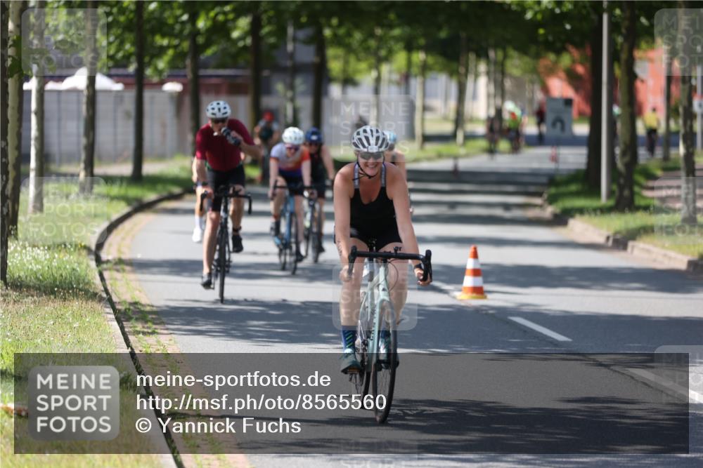 10.08.2025 - GEWOBA Citytriathlon Bremen Yannick Fuchs http://msf.ph/oto/8565560 10.08.2025 14:49:39 Radfahren 6, 169, 286, 305, 328, 377, 402, 407, 429, 461, 466, 491, 517 meine-sportfotos.de