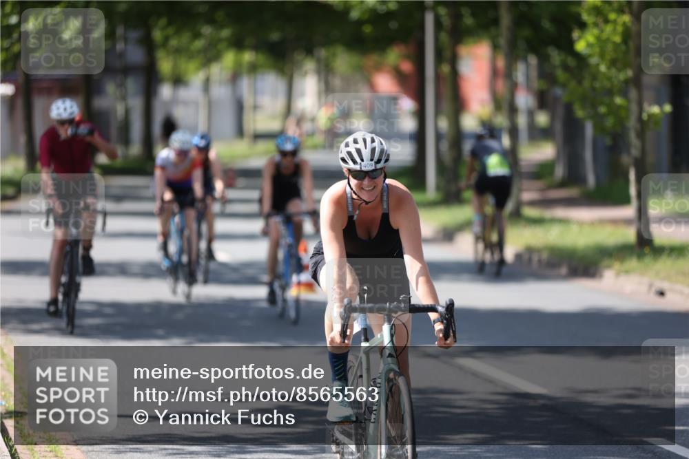 10.08.2025 - GEWOBA Citytriathlon Bremen Yannick Fuchs http://msf.ph/oto/8565563 10.08.2025 14:49:40 Radfahren 6, 169, 286, 305, 328, 377, 402, 407, 429, 461, 466, 491, 517 meine-sportfotos.de