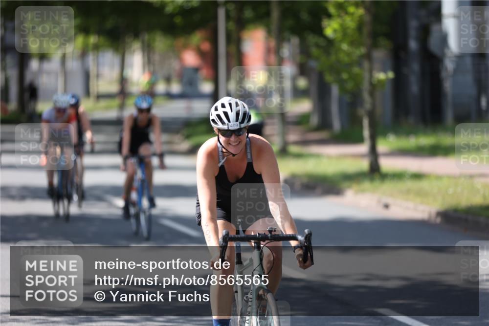 10.08.2025 - GEWOBA Citytriathlon Bremen Yannick Fuchs http://msf.ph/oto/8565565 10.08.2025 14:49:40 Radfahren 6, 169, 286, 305, 328, 377, 402, 407, 429, 461, 466, 491, 517 meine-sportfotos.de