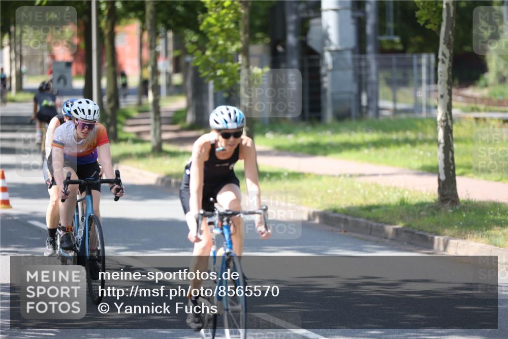 10.08.2025 - GEWOBA Citytriathlon Bremen Yannick Fuchs http://msf.ph/oto/8565570 10.08.2025 14:49:41 Radfahren 6, 169, 193, 286, 305, 328, 377, 402, 407, 429, 461, 466, 491, 517 meine-sportfotos.de