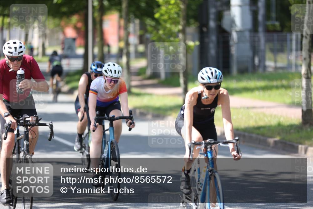 10.08.2025 - GEWOBA Citytriathlon Bremen Yannick Fuchs http://msf.ph/oto/8565572 10.08.2025 14:49:41 Radfahren 6, 169, 193, 286, 305, 328, 377, 402, 407, 429, 461, 466, 491, 517 meine-sportfotos.de
