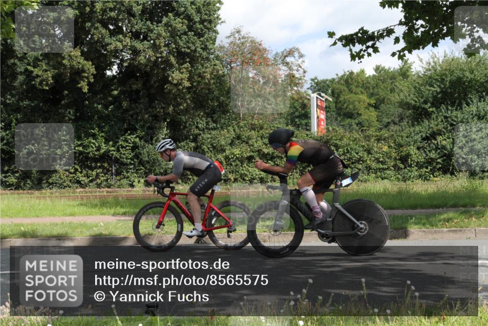 10.08.2025 - GEWOBA Citytriathlon Bremen Yannick Fuchs http://msf.ph/oto/8565575 10.08.2025 12:08:36 Radfahren 597, 603, 608, 661, 672, 677, 737, 797, 883 meine-sportfotos.de