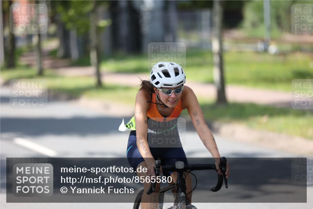 10.08.2025 - GEWOBA Citytriathlon Bremen Yannick Fuchs http://msf.ph/oto/8565580 10.08.2025 14:49:43 Radfahren 6, 169, 193, 286, 305, 328, 377, 402, 407, 429, 461, 466, 491, 509, 517 meine-sportfotos.de