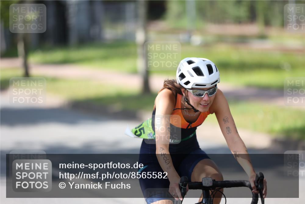 10.08.2025 - GEWOBA Citytriathlon Bremen Yannick Fuchs http://msf.ph/oto/8565582 10.08.2025 14:49:43 Radfahren 6, 169, 193, 286, 305, 328, 377, 402, 407, 429, 461, 466, 491, 509, 517 meine-sportfotos.de