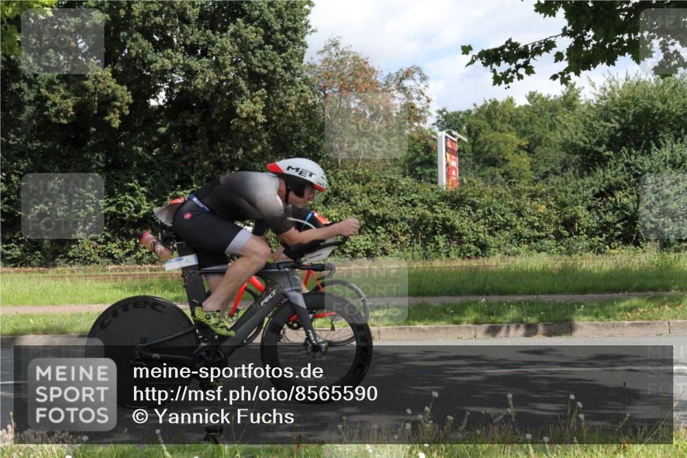 10.08.2025 - GEWOBA Citytriathlon Bremen Yannick Fuchs http://msf.ph/oto/8565590 10.08.2025 12:08:47 Radfahren 608, 619, 672, 677, 684, 737, 797, 850, 883 meine-sportfotos.de