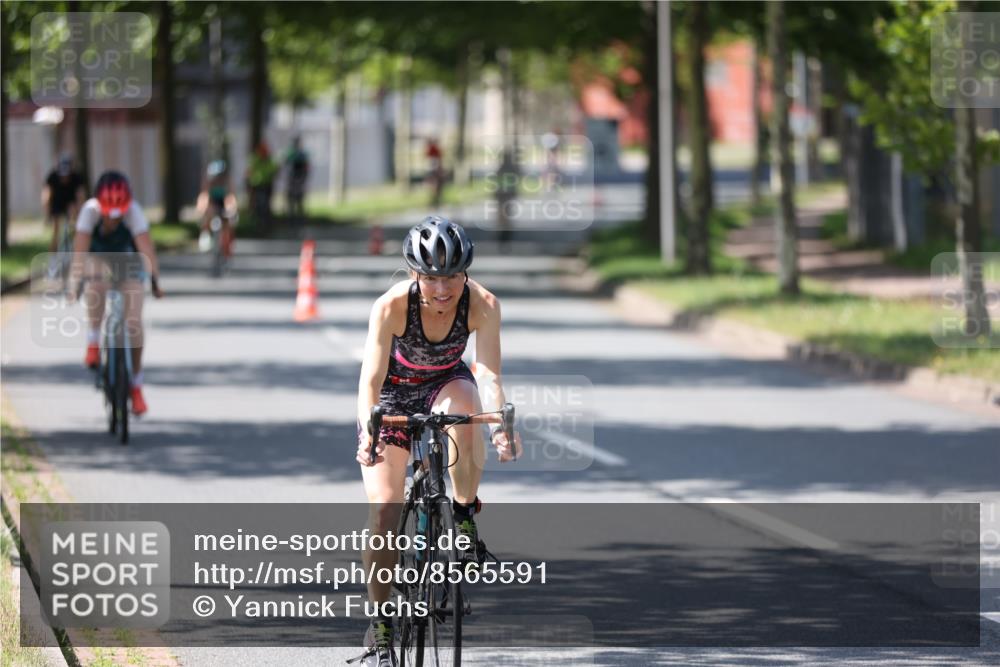 10.08.2025 - GEWOBA Citytriathlon Bremen Yannick Fuchs http://msf.ph/oto/8565591 10.08.2025 14:49:45 Radfahren 6, 169, 193, 305, 328, 377, 402, 407, 429, 461, 466, 491, 509, 517 meine-sportfotos.de