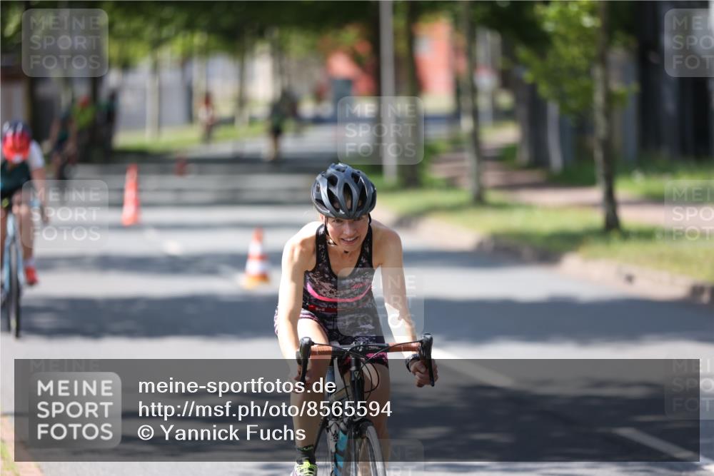 10.08.2025 - GEWOBA Citytriathlon Bremen Yannick Fuchs http://msf.ph/oto/8565594 10.08.2025 14:49:45 Radfahren 6, 169, 193, 305, 328, 377, 402, 407, 429, 461, 466, 491, 509, 517 meine-sportfotos.de