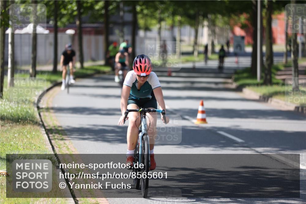 10.08.2025 - GEWOBA Citytriathlon Bremen Yannick Fuchs http://msf.ph/oto/8565601 10.08.2025 14:49:46 Radfahren 6, 169, 193, 305, 328, 377, 402, 407, 429, 461, 466, 491, 509, 517 meine-sportfotos.de